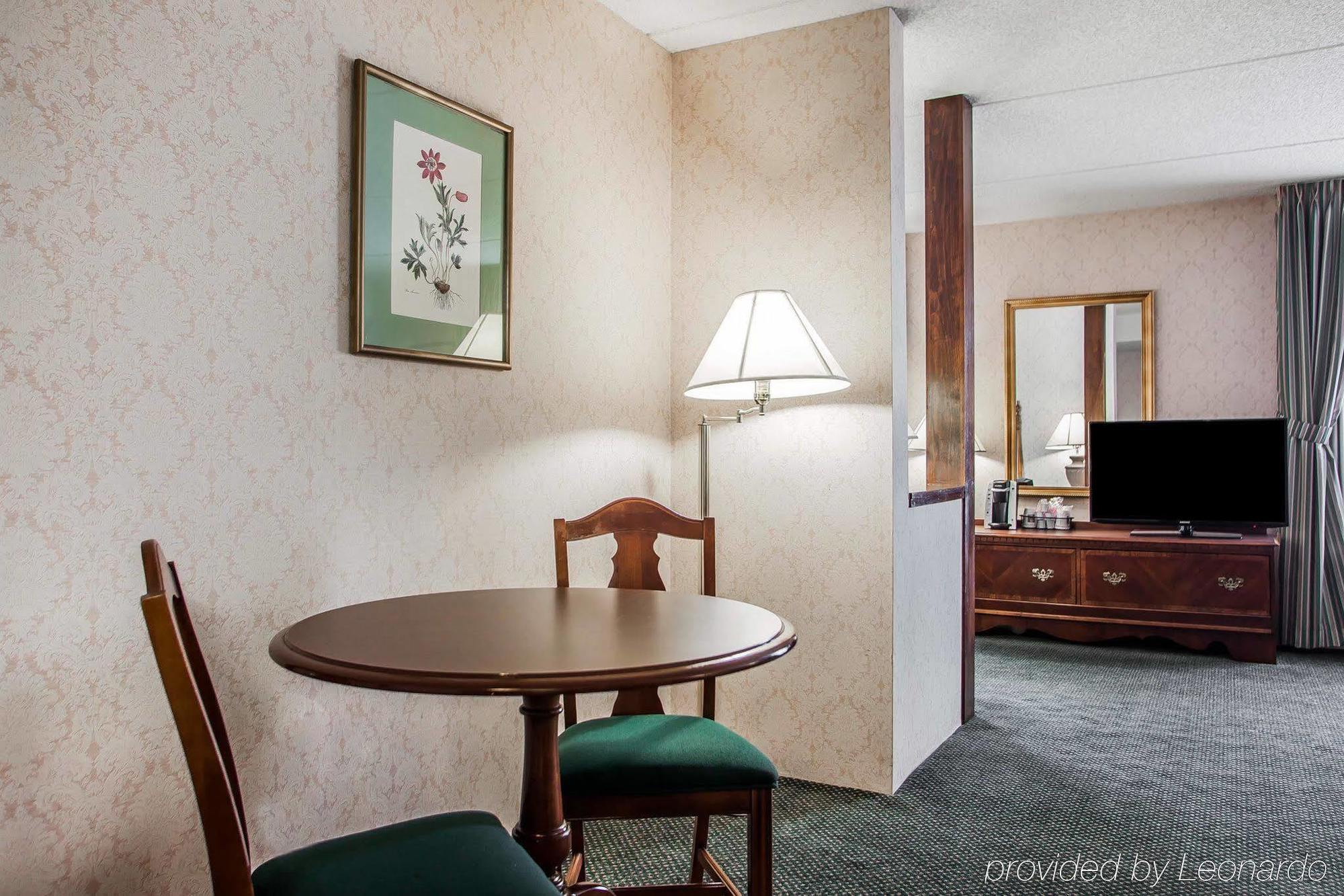 Quality Inn Montgomeryville-Philadelphia Exterior foto